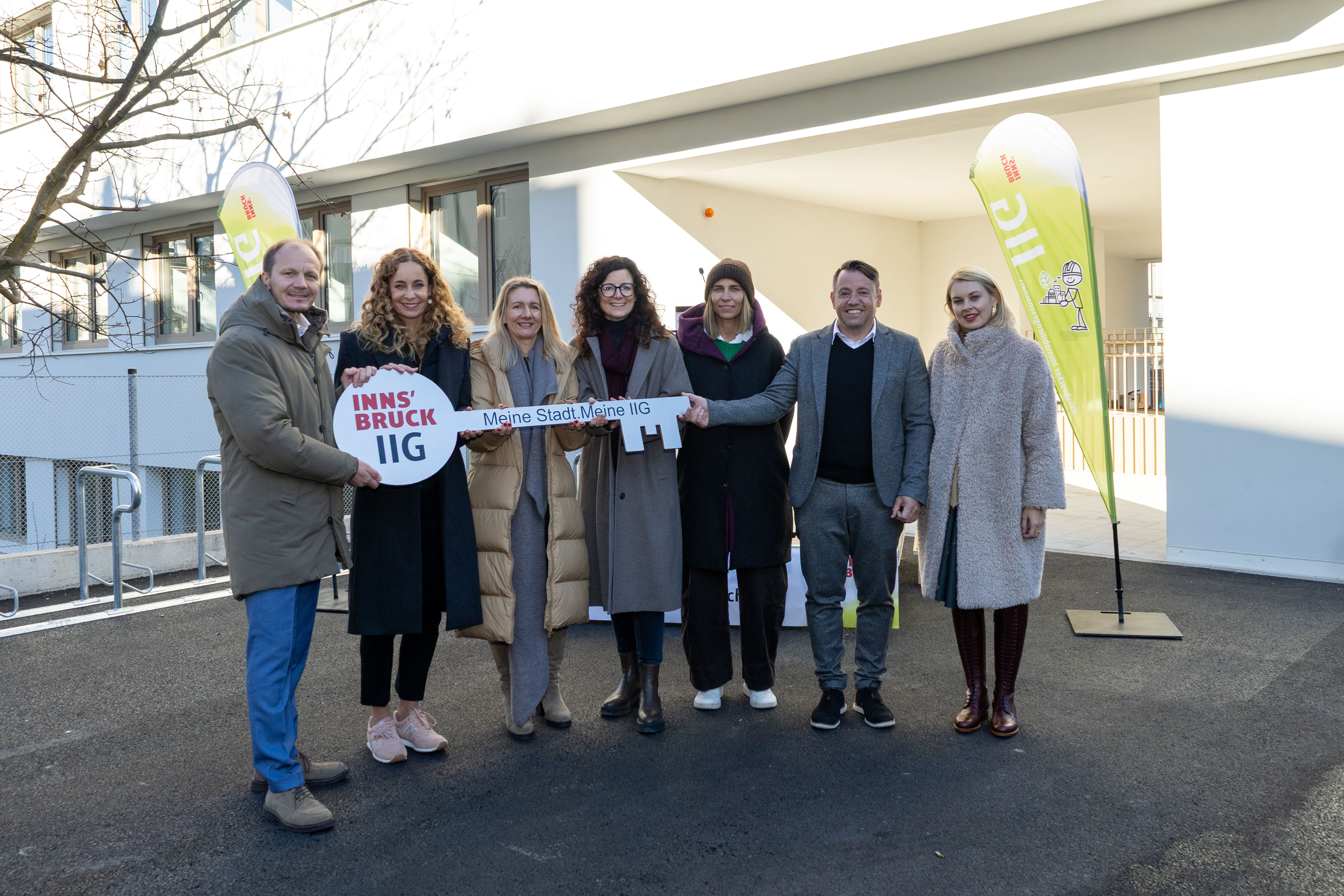 Schlüsselübergabe am Domanigweg